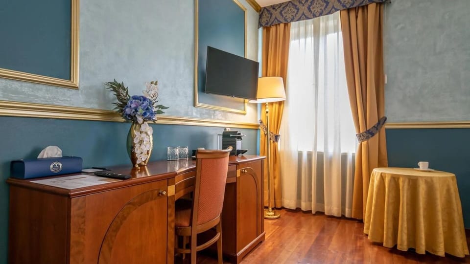 Standard Triple Room | Iron/ironing board (on request), WiFi (free), bed sheets