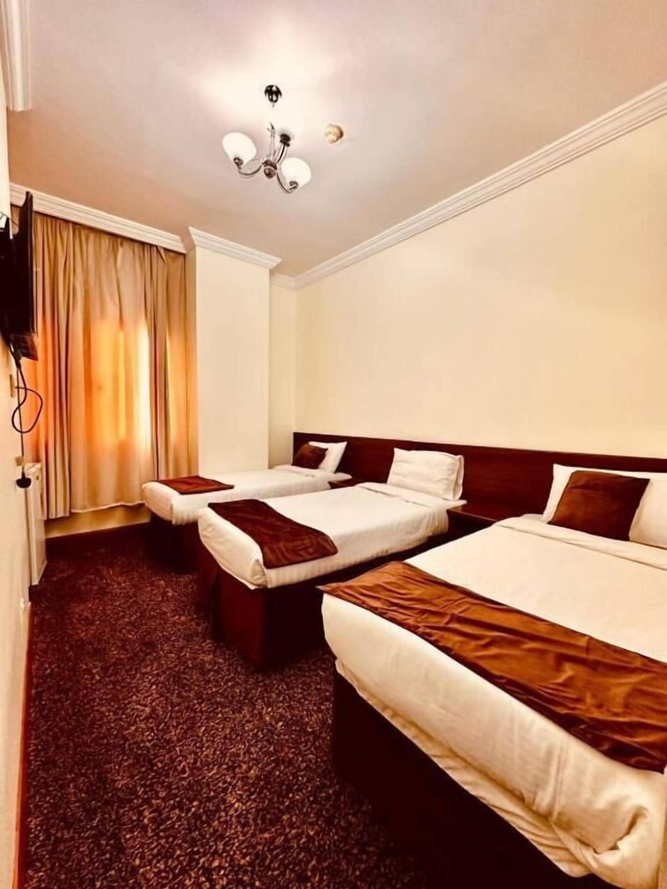 Triple Room, City View | WiFi (free)