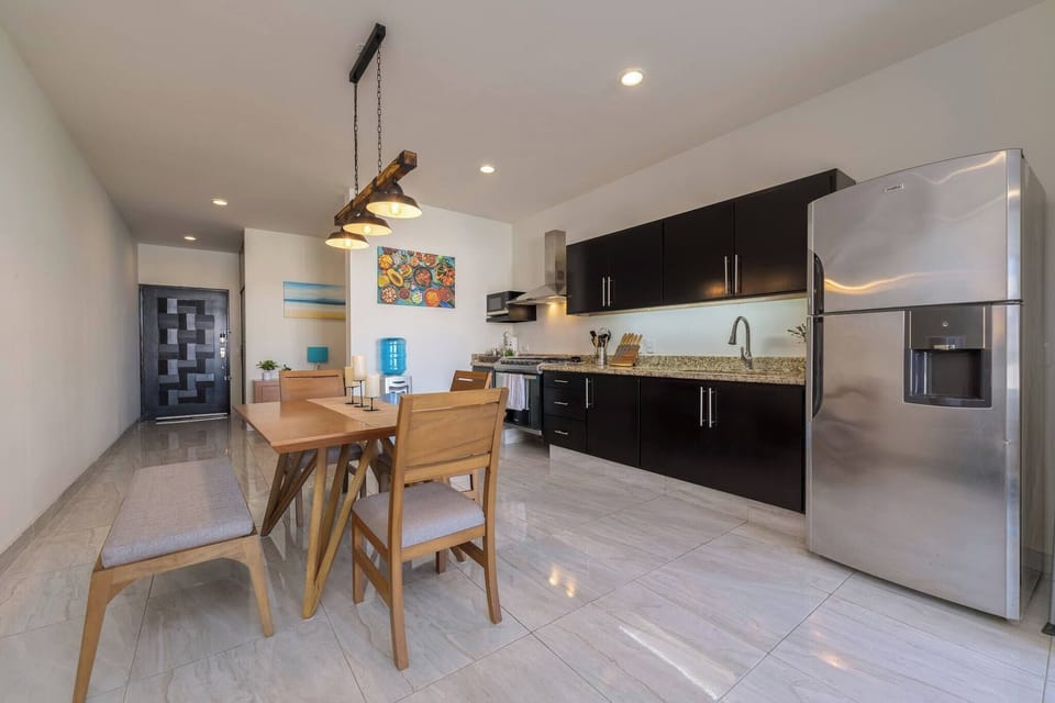 Condo, 2 Bedrooms, Accessible, Balcony | Private kitchen