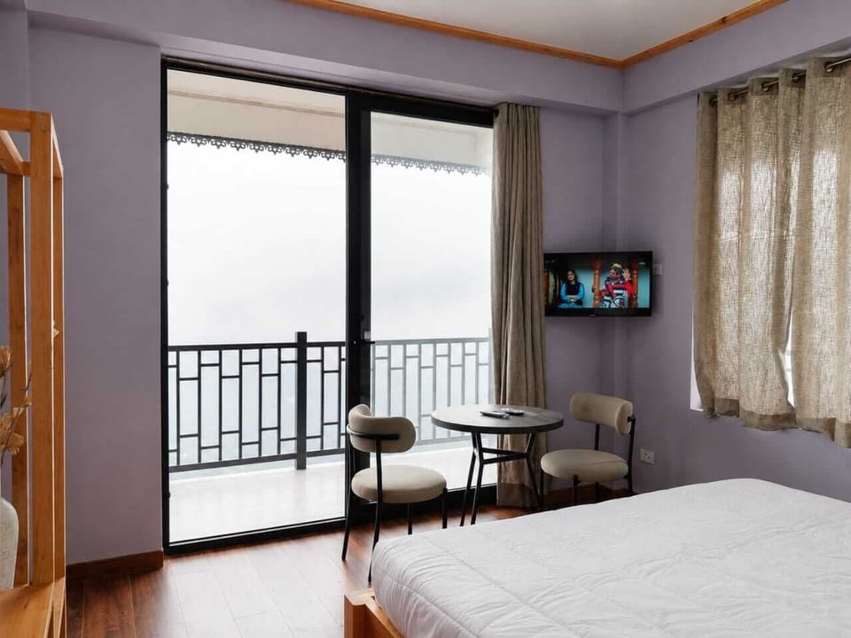 Double Room, Balcony, Mountain View | WiFi (free)