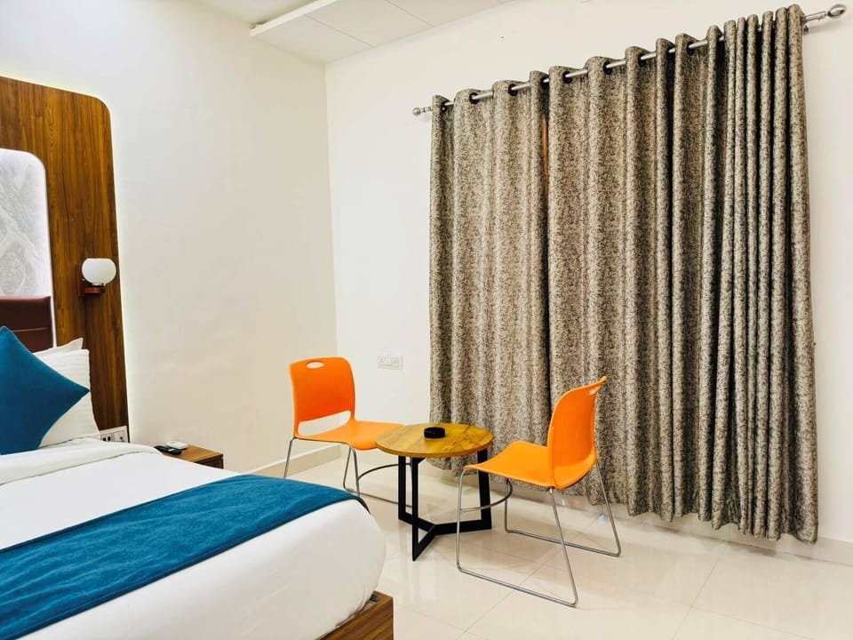 Double Room, Balcony, Garden View | WiFi (free)