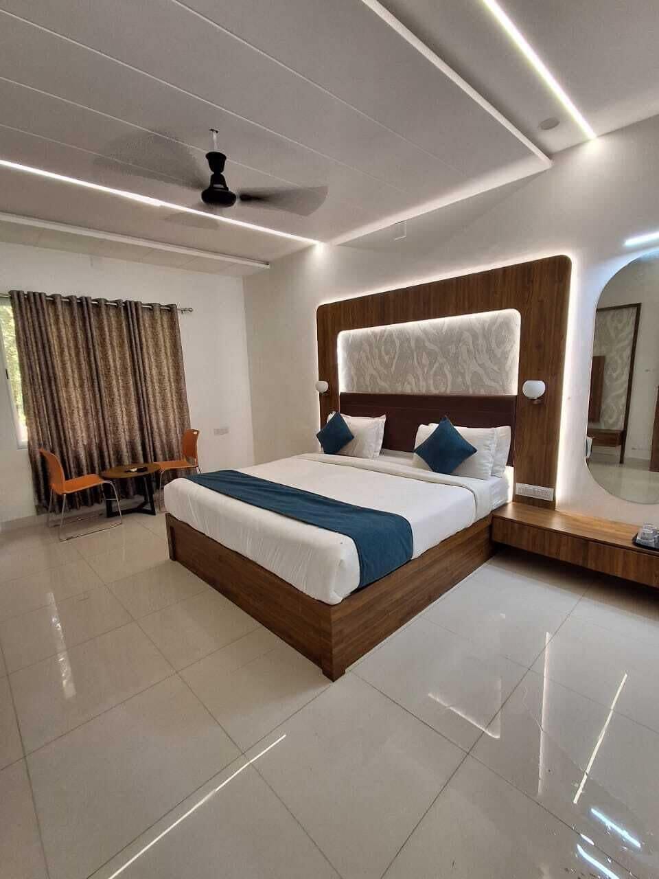 Double Room, Balcony, Garden View | WiFi (free)