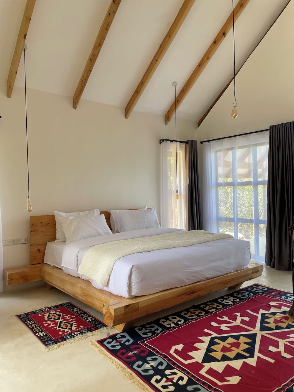 Deluxe Cottage, Mountain View | Laptop workspace, cribs (free), WiFi (free), bed sheets