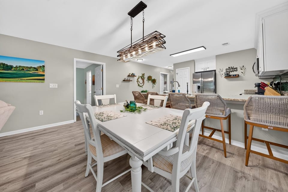 Condo, 3 Bedrooms | Dining