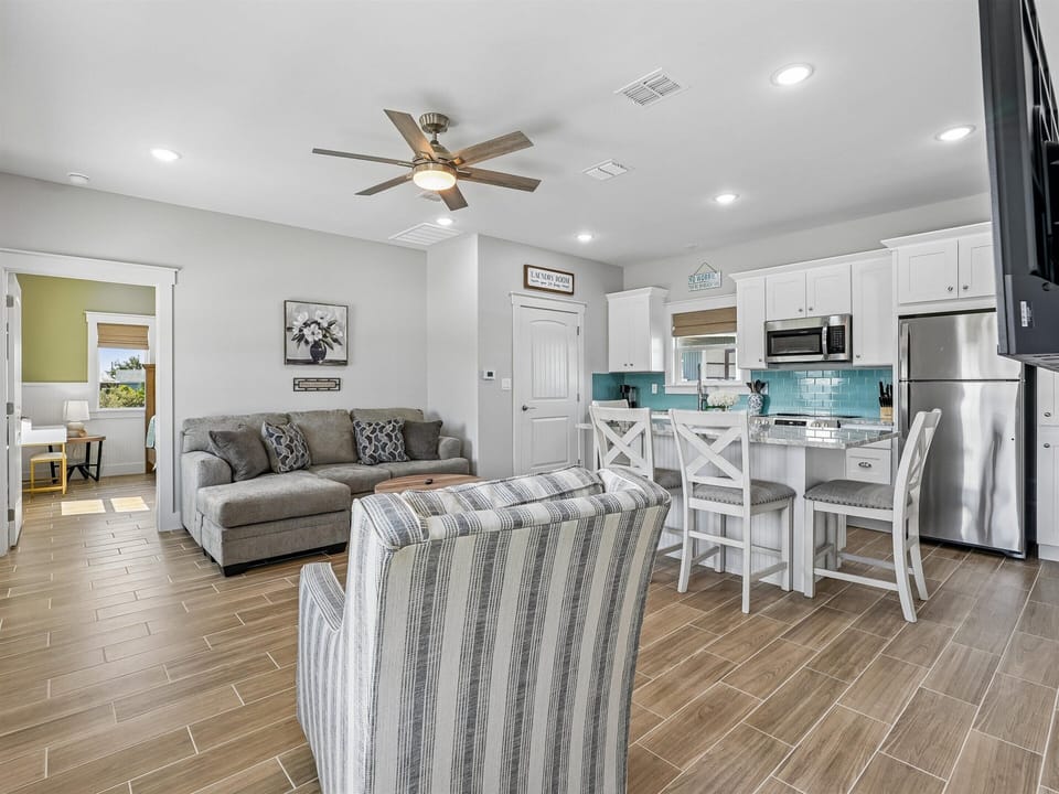 House (2 Bedrooms) | Property amenity