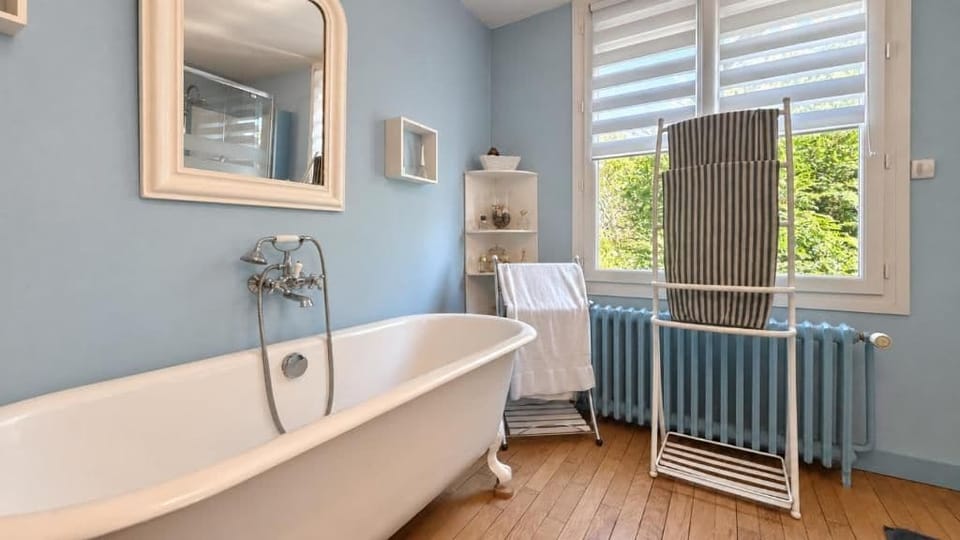Chez Patou Bed and Breakfast in Laval