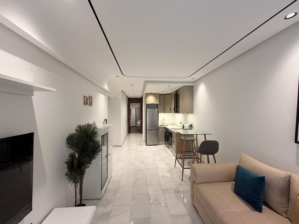 Apartment, Balcony | Living area