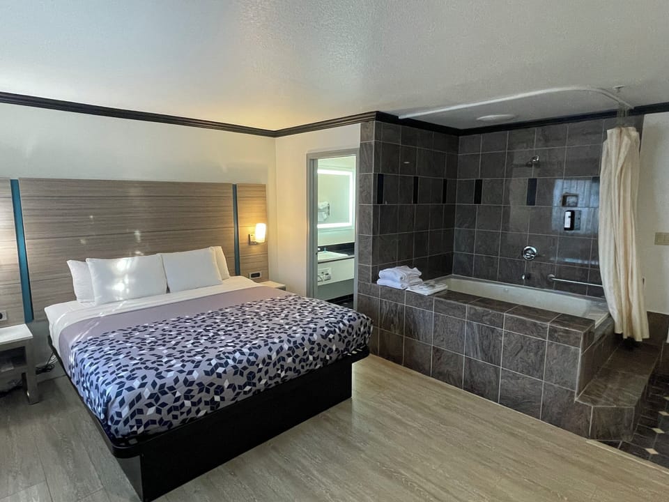 Standard Room, Jetted Tub | Premium bedding, pillowtop beds, blackout drapes, free WiFi