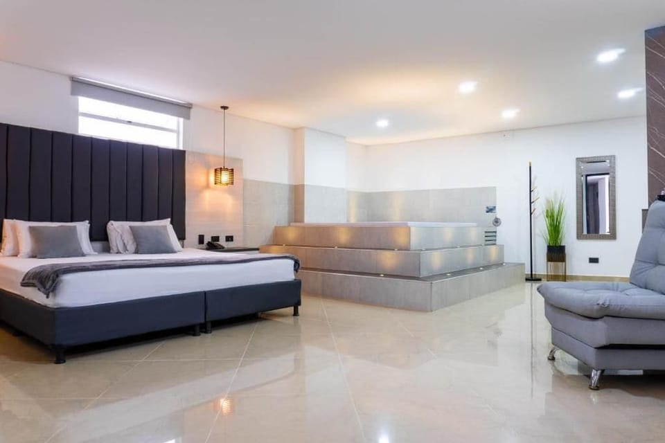 Elite Double Room, 1 King Bed, Air conditioning | In-room safe, WiFi (free)