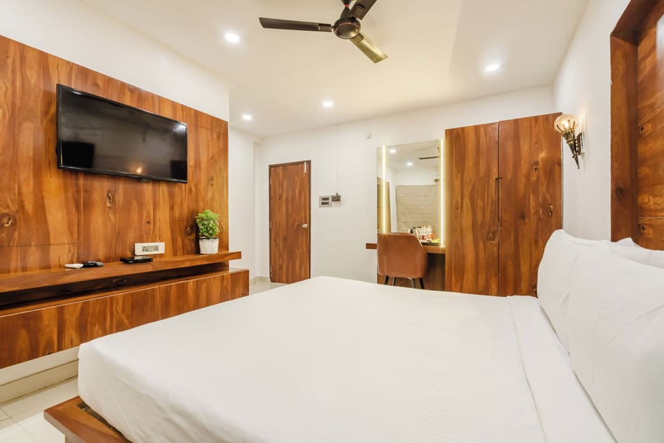Deluxe Double Room | Desk, laptop workspace, WiFi (free)