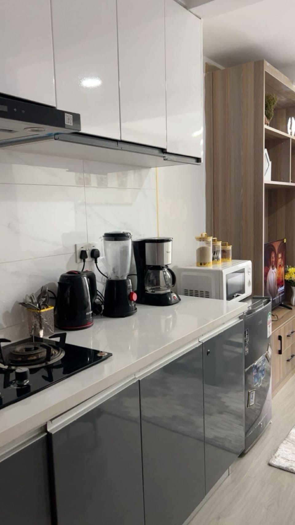 Classic Studio, Balcony, City View | Private kitchen | Full-size fridge, microwave, oven, stovetop