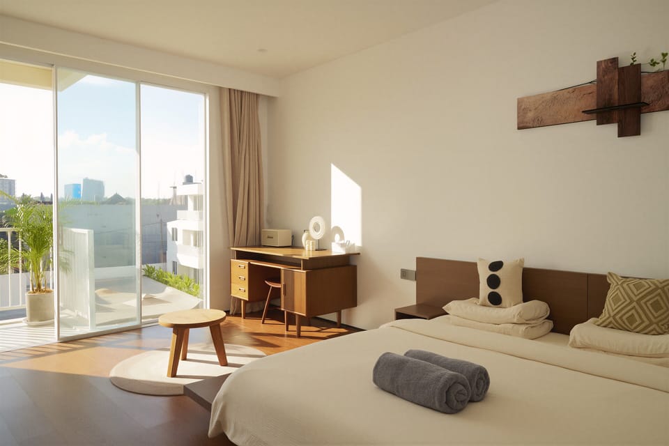 Superior Double or Twin Room, 1 King Bed, Balcony, Courtyard View | Desk, laptop workspace, iron/ironing board (on request), WiFi (free)