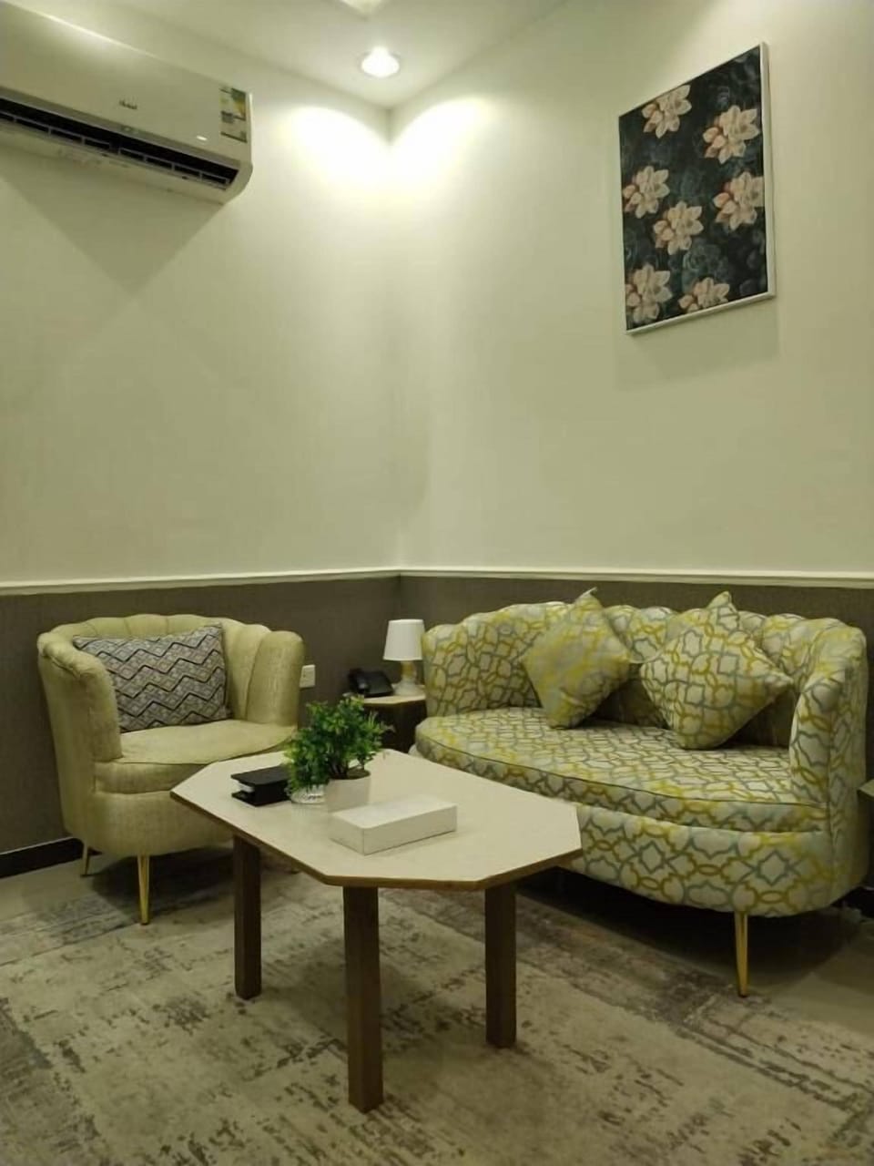 Apartment, 2 Bedrooms | Living area