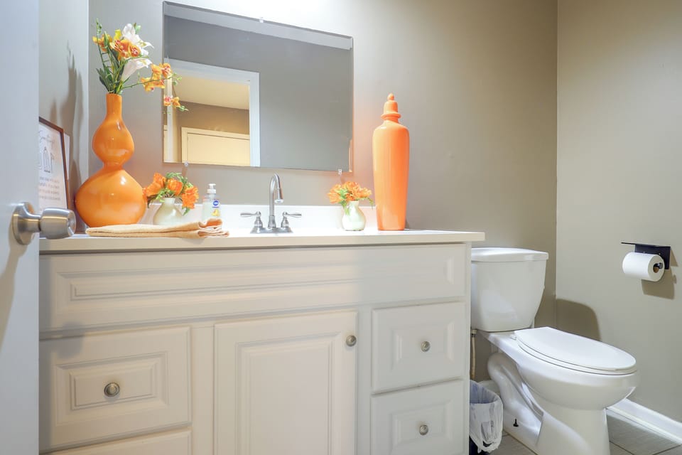 Walkable Overland Park Townhome w/ Patio Apartment in Overland Park