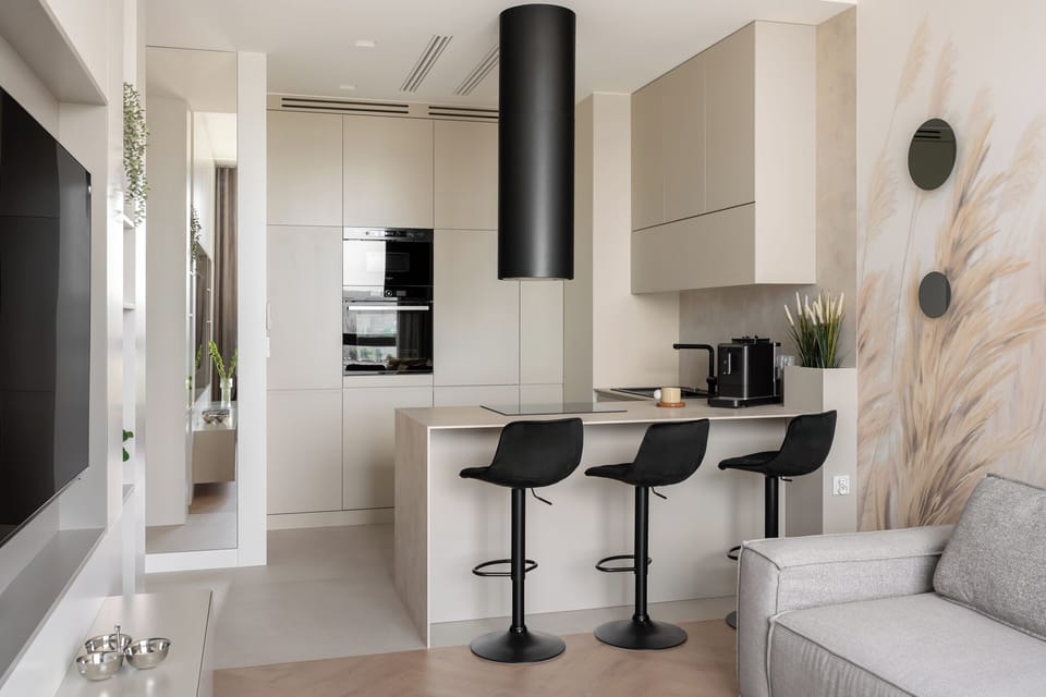 Deluxe Apartment, Balcony, City View | Living area | 40-inch flat-screen TV with cable channels, Netflix, Hulu