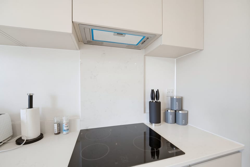 Family Apartment, Balcony | Private kitchen | Dining table