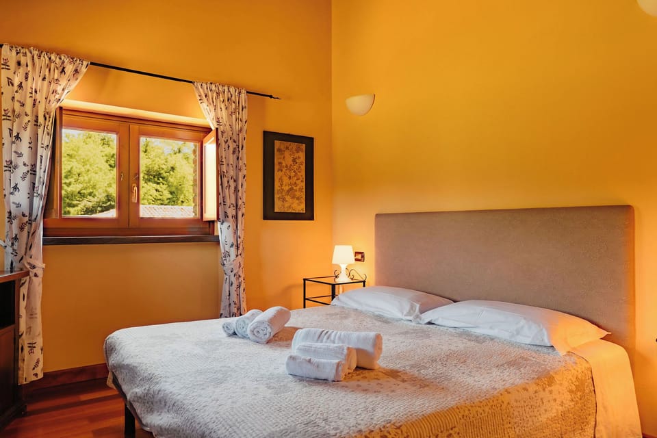 Comfort Double Room, Garden View | WiFi (free), bed sheets