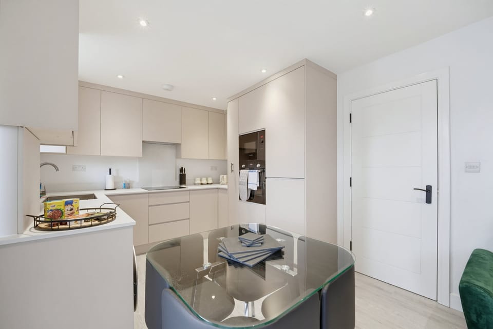 Family Apartment, Balcony | Private kitchen | Toaster, toaster oven