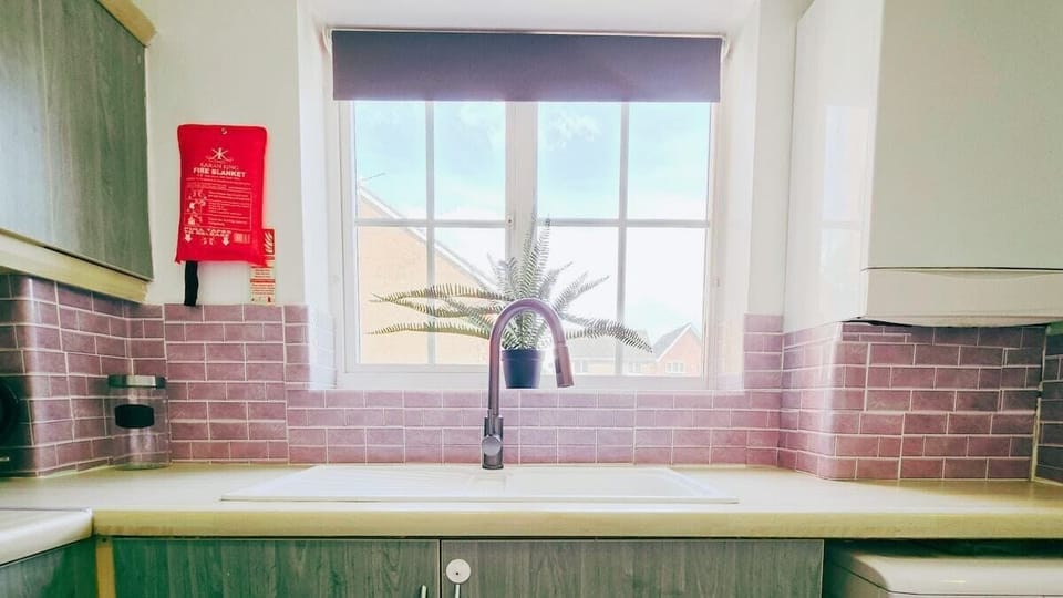 Executive Apartment, Private Bathroom | Shared kitchen