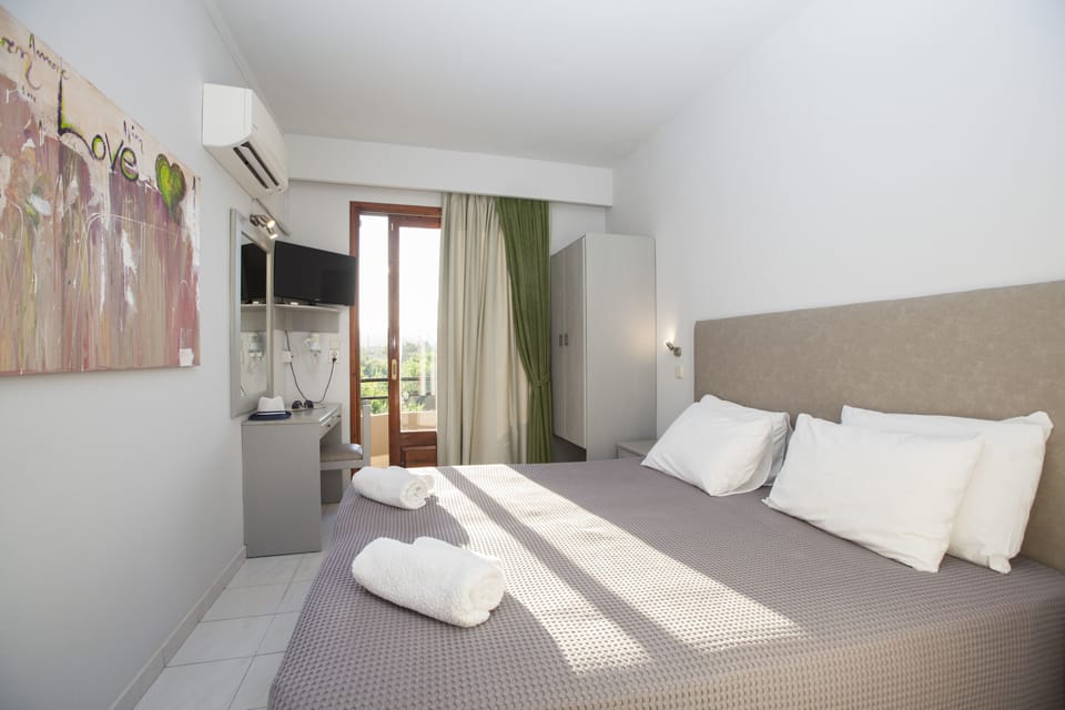 In-room safe, desk, blackout drapes, free WiFi