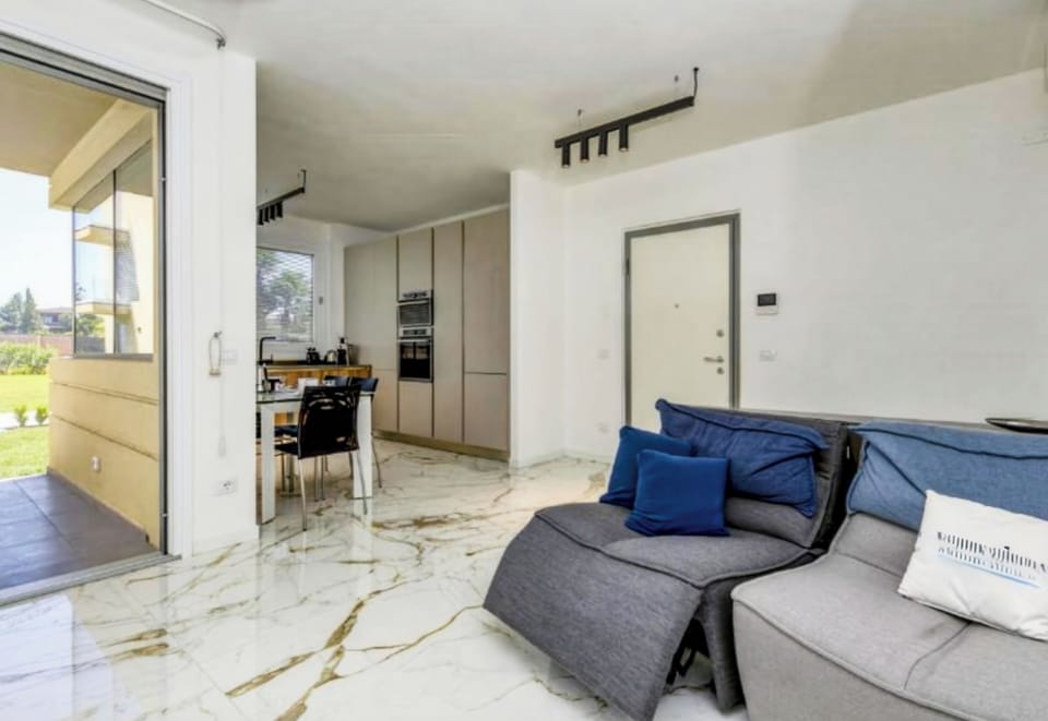 Apartment, Patio, Garden View | Living area