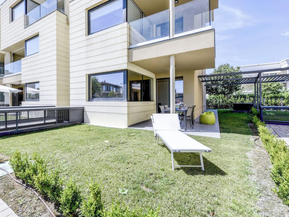 Apartment, Patio, Garden View | Outdoor dining
