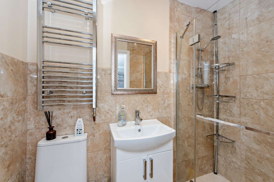 Host Stay Thornbank Apartment in Chichester