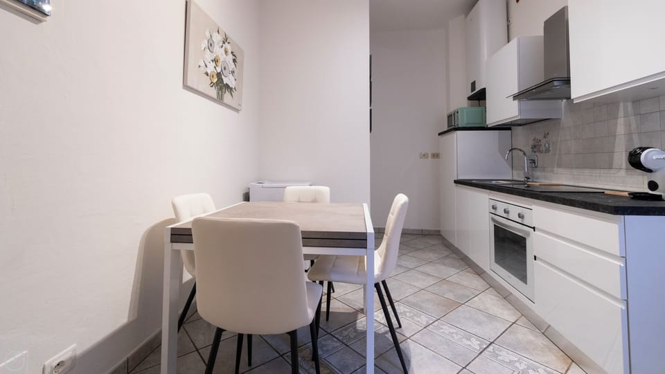 Apartment (1 Bedroom) | Private kitchen | Espresso maker, microwave, oven, stovetop