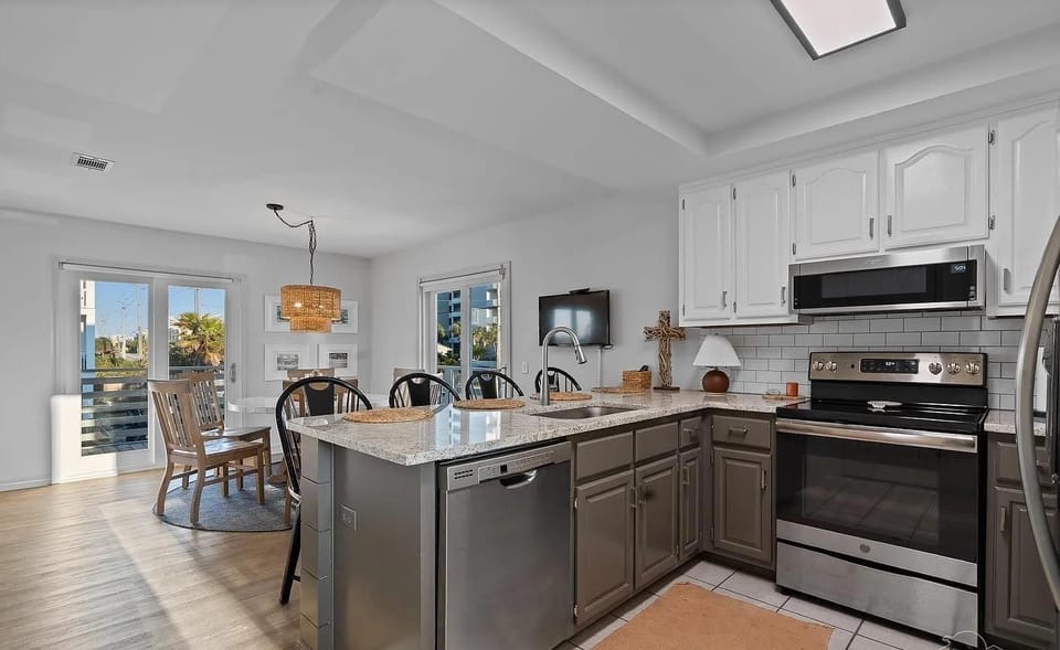 House, Multiple Beds (Kook and Key) | Private kitchen