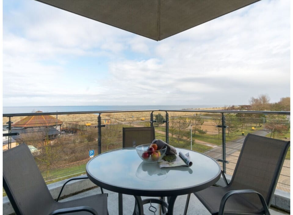 House | Outdoor dining