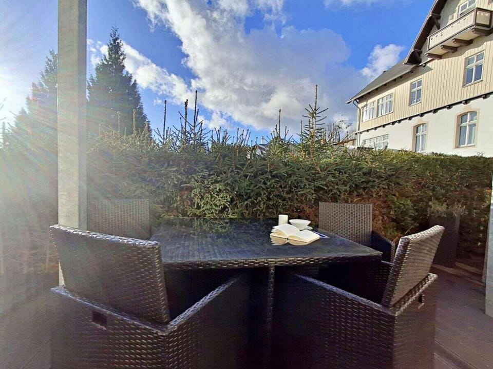 House | Outdoor dining