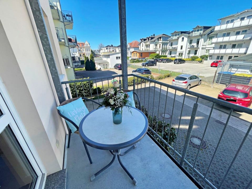 House | Outdoor dining