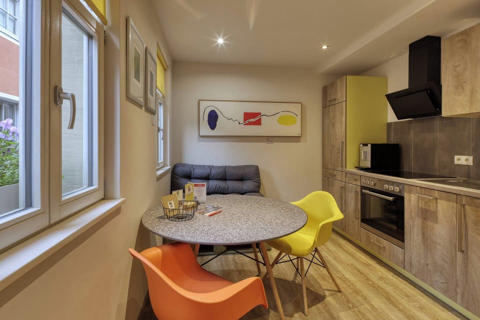 Apartment, 1 Bedroom | Dining room