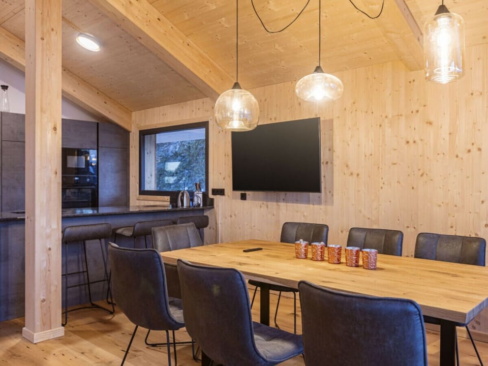 Chalet | Dining