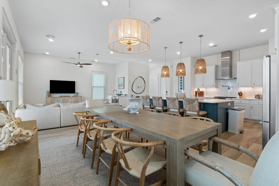 House, Multiple Beds (Yacht Harbor House) | Dining