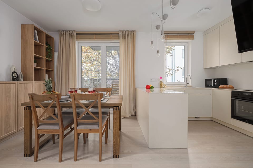 Comfort Apartment, 3 Bedrooms, Courtyard View | Private kitchen | Espresso maker, electric kettle, highchair, griddle