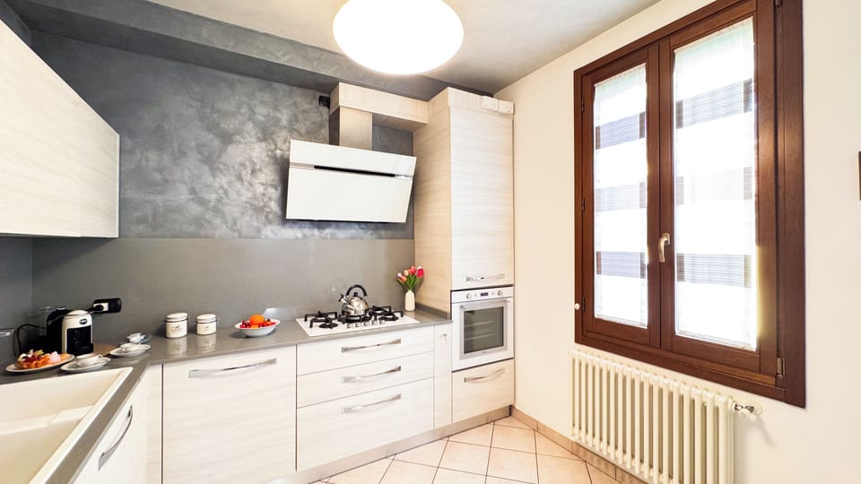 Apartment (2 Bedrooms) | Private kitchen | Espresso maker, microwave, oven, stovetop
