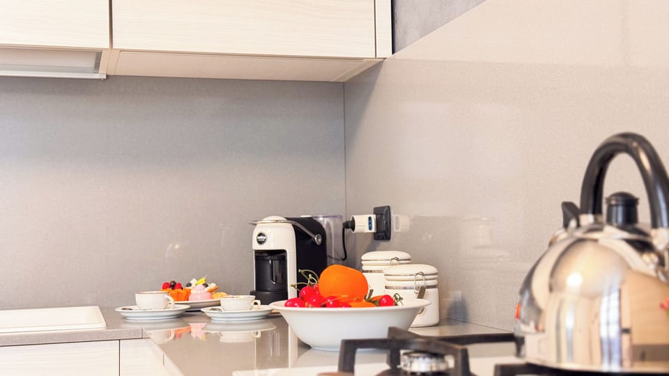 Apartment (2 Bedrooms) | Private kitchen | Espresso maker, microwave, oven, stovetop