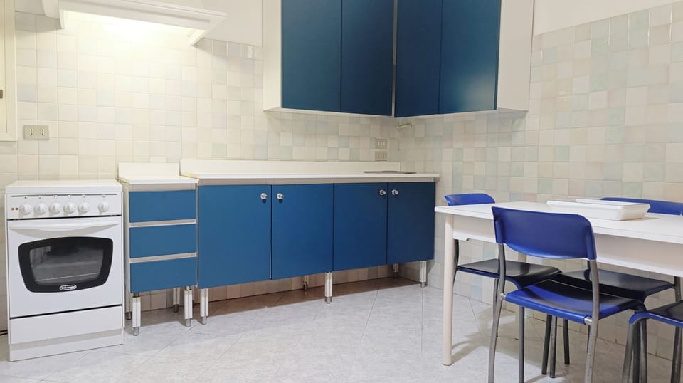 Apartment (2 Bedrooms) | Private kitchen | Espresso maker, microwave, oven, stovetop