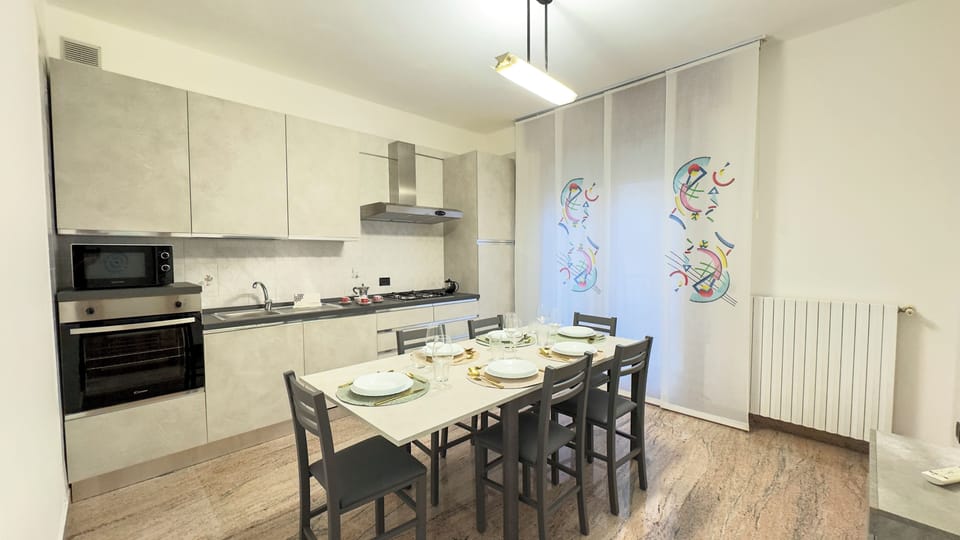 Apartment (2 Bedrooms) | Private kitchen | Espresso maker, microwave, oven, stovetop