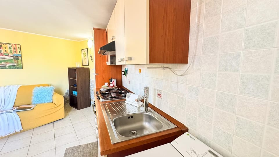Apartment (1 Bedroom) | Private kitchen | Oven, electric kettle, highchair, cookware/dishes/utensils