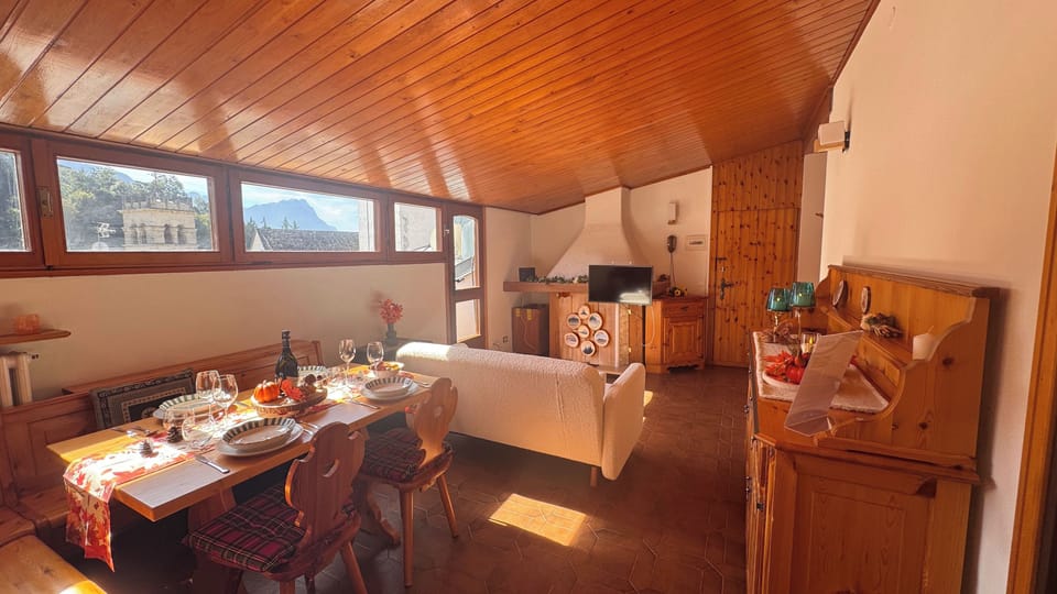 Apartment (2 Bedrooms) | Living area | TV