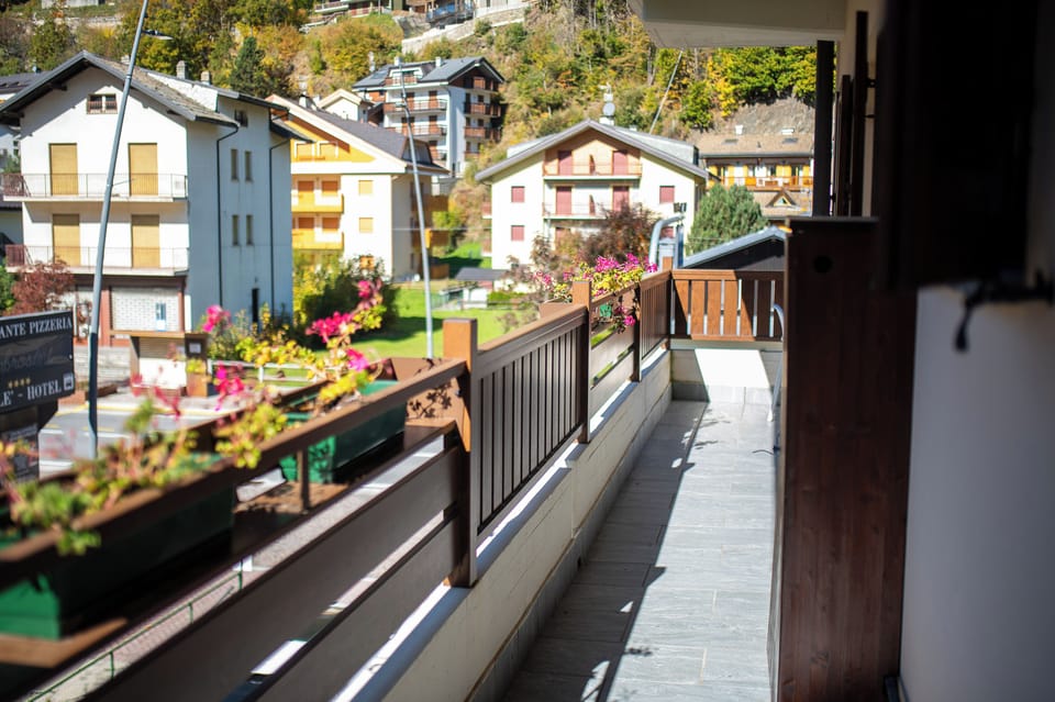 Apartment (1 Bedroom) | Balcony