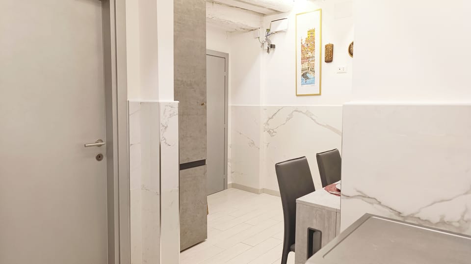 Apartment (1 Bedroom) | Interior