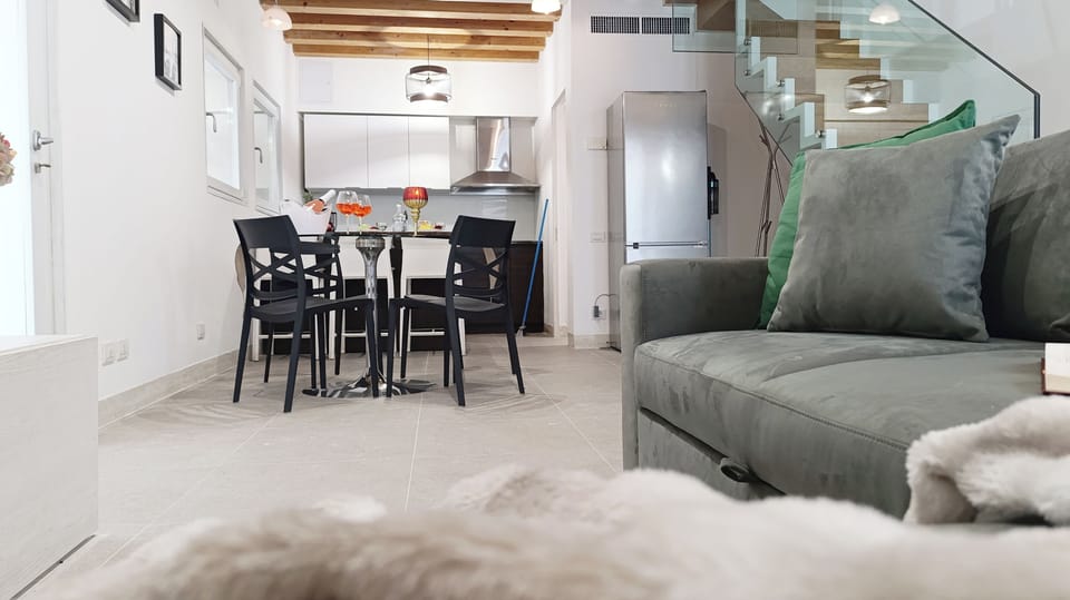 House (3 Bedrooms) | Living area | 32-inch Smart TV with cable channels