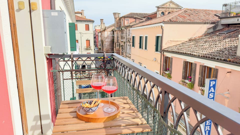 Apartment (2 Bedrooms) | Balcony