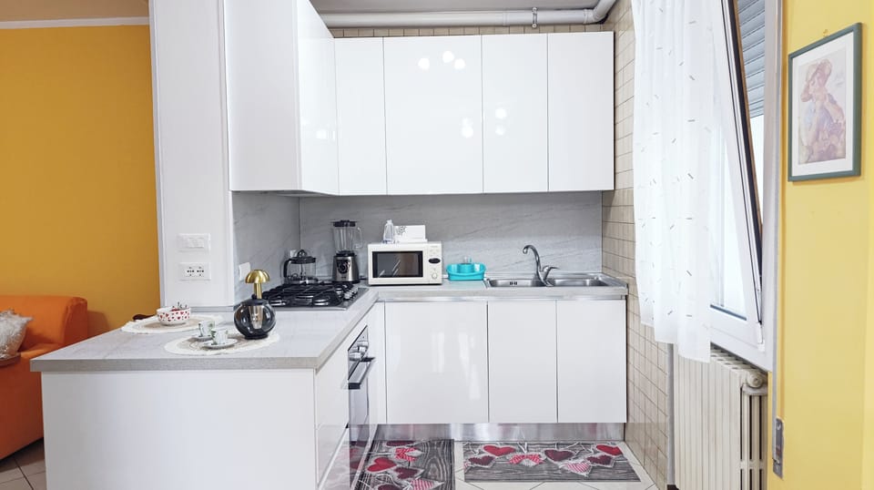 Apartment (2 Bedrooms) | Private kitchen | Microwave, oven, stovetop, dishwasher
