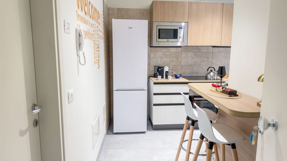 Apartment (2 Bedrooms) | Private kitchen | Espresso maker, microwave, oven, stovetop