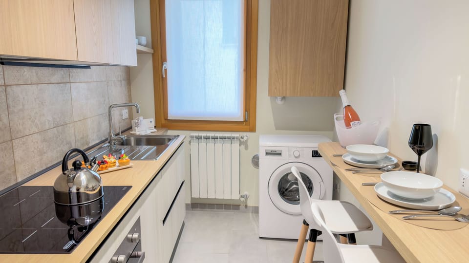 Apartment (2 Bedrooms) | Private kitchen | Espresso maker, microwave, oven, stovetop