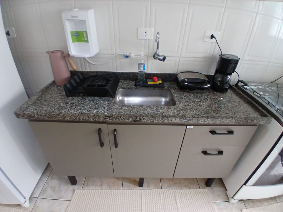 Deluxe Apartment, Balcony, City View | Private kitchen